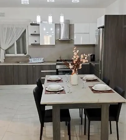 アパート Large And Modern In The Centre Of Malta モスタ