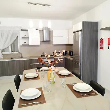 Large And Modern In The Centre Of Malta * Mosta