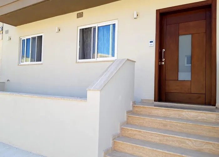 Large And Modern In The Centre Of Malta דירה *